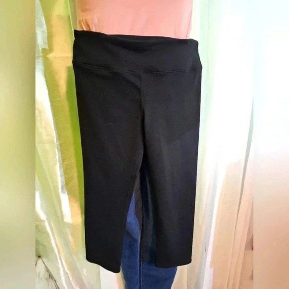 Fabletics powerhold  crop - Picture 1 of 3